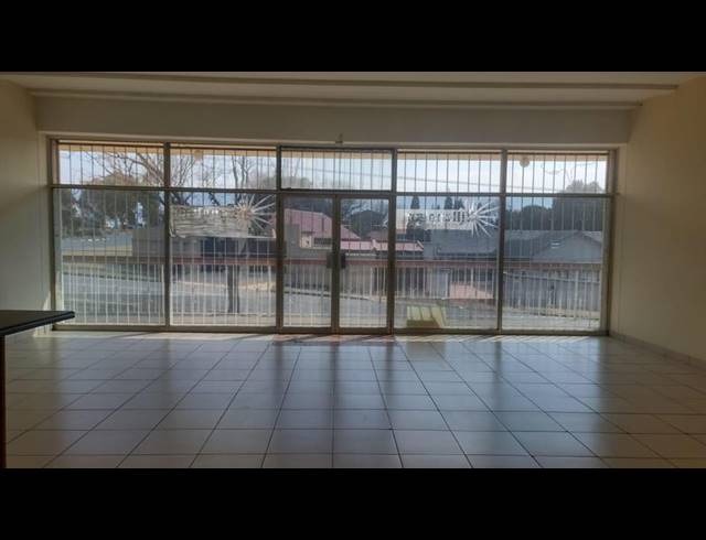 BUSINESS PROPERTY TO RENT IN GILLVIEW